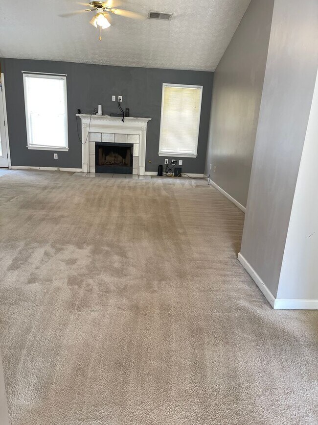 Foto del edificio - Ranch on full basement