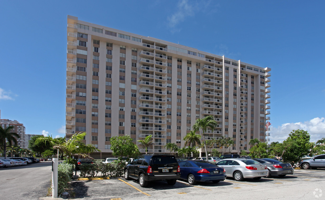 Plaza Towers South - Apartments in Hallandale Beach, FL | Apartments.com