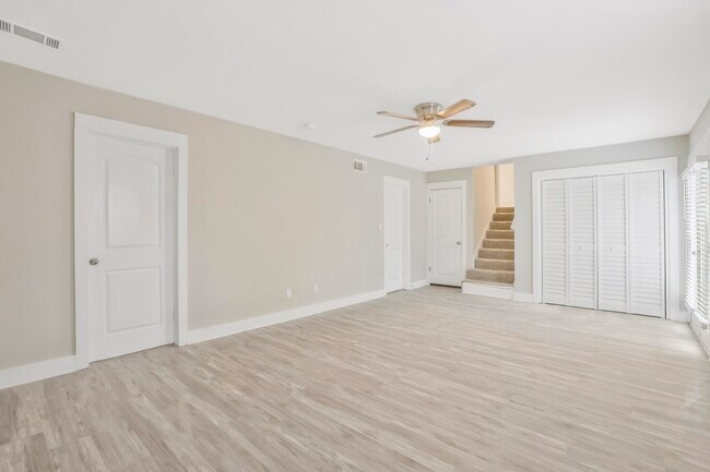 Building Photo - 4899 Wycliffe Dr