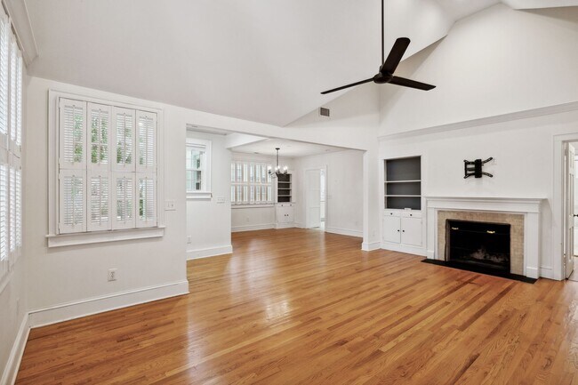 Photo - 3 Bed, 2 Bath Home in Greenville is Available