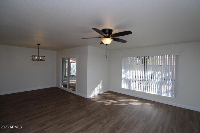 Foto del edificio - 6239 E Butte St