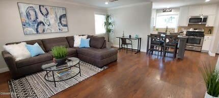 Building Photo - 2250 Magnolia St