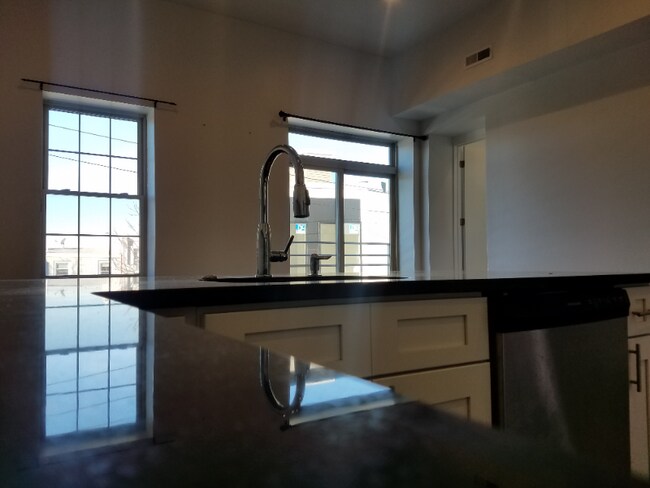 Foto del edificio - 2206 N Front St