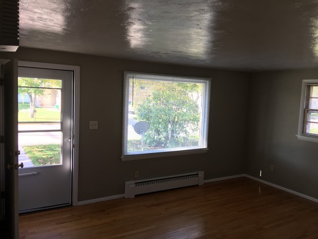 Building Photo - 456 Morris Ave