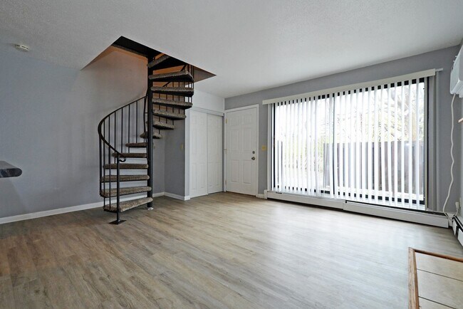 Foto del edificio - 7306 72nd Ln N