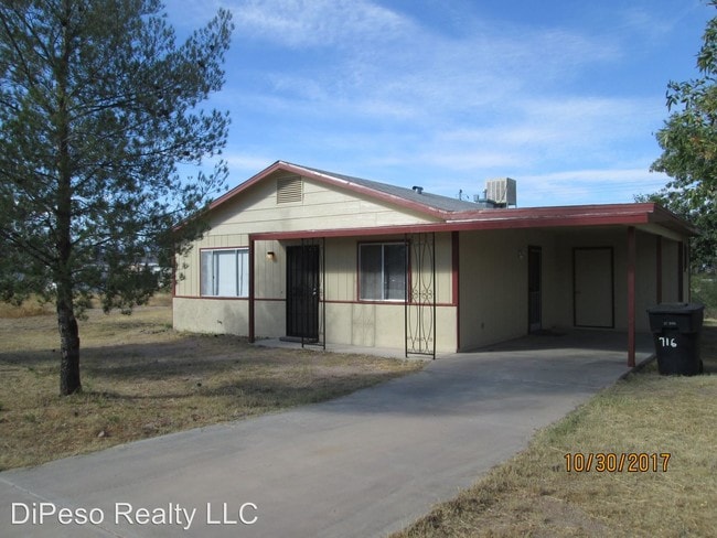 Building Photo - 3 br, 1 bath House - 716 W. 5th St.
