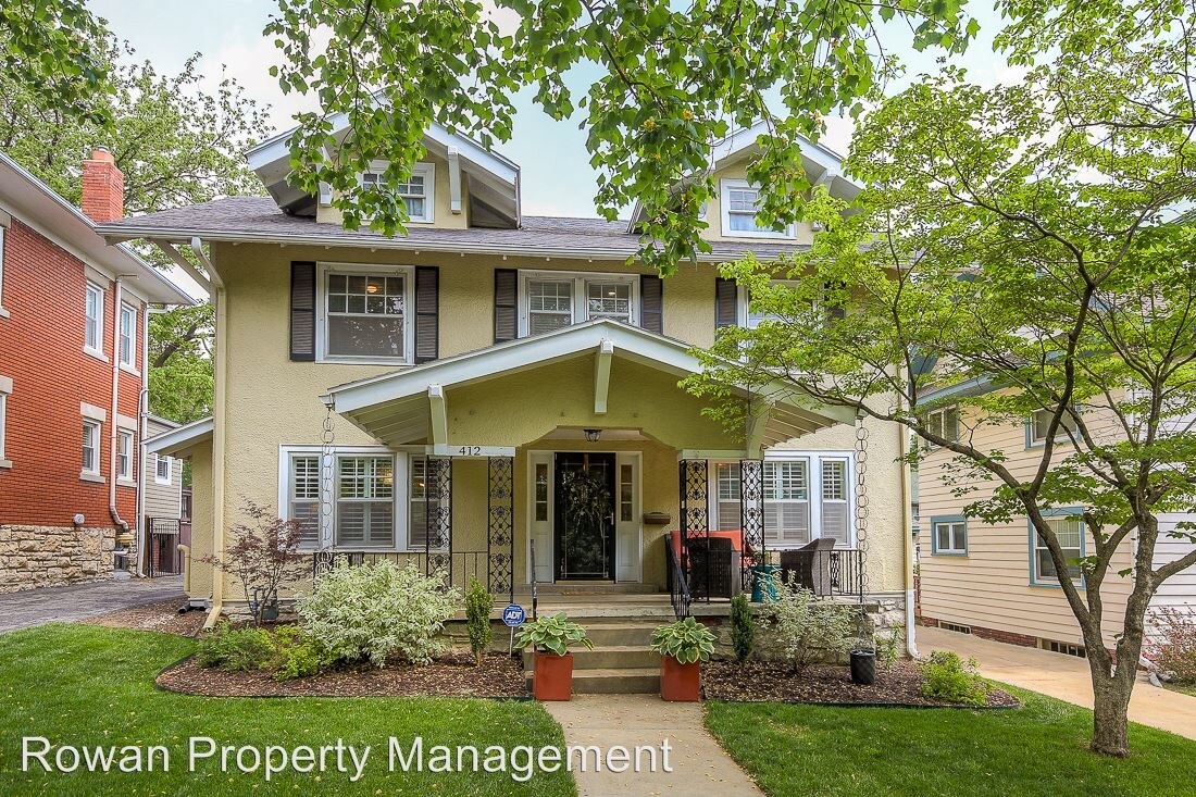 Primary Photo - 3 br, 2.5 bath House - 412 W. 59th Ter