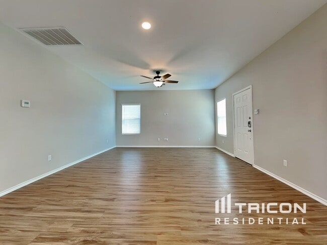 Building Photo - 217 Mica Trl