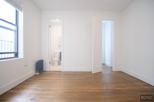Building Photo - 45 Tiemann Pl