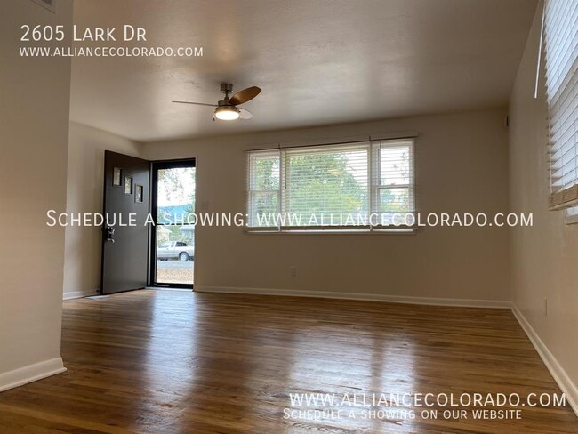 Foto del edificio - 2605 Lark Dr
