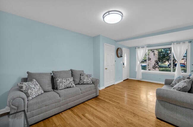 Foto del edificio - 3050 Maple St