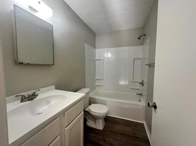 Foto del edificio - 1491 Sherwood Dr