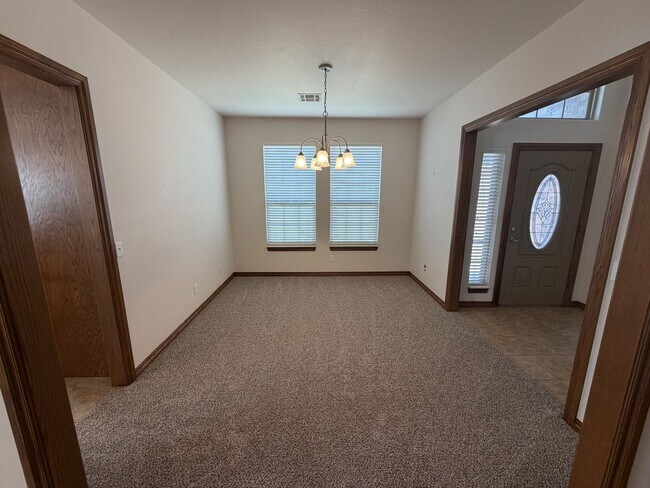 Foto del edificio - Lovely El Reno Home for Rent - 3 Bedroom, 2 Bathroom