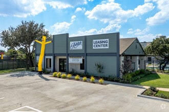 Building Photo - Ashton Apartments