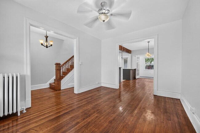 Foto del edificio - 745 Irving St NW