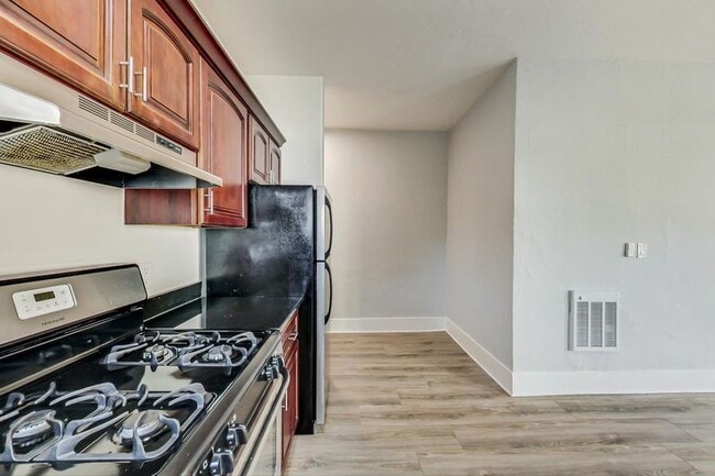 Building Photo - 1444 1st Ave Pl