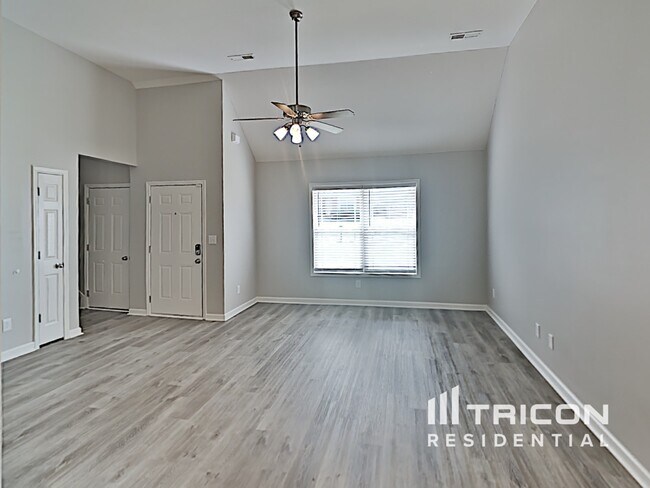 Foto del edificio - 586 Cameo Ct