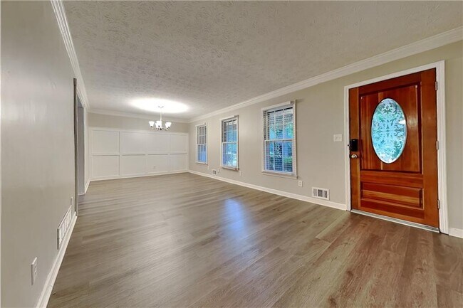Building Photo - 2755 Hickory Cir