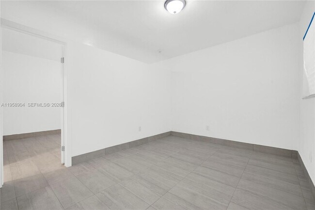 Foto del edificio - 13390 NE 6th Ave