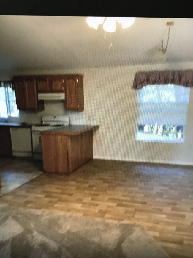 Building Photo - Three bedroom retreat in Pollock Pines! | ...