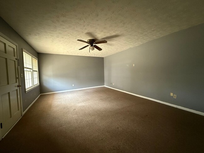 Building Photo - One Bedroom Apartment in Wadesboro