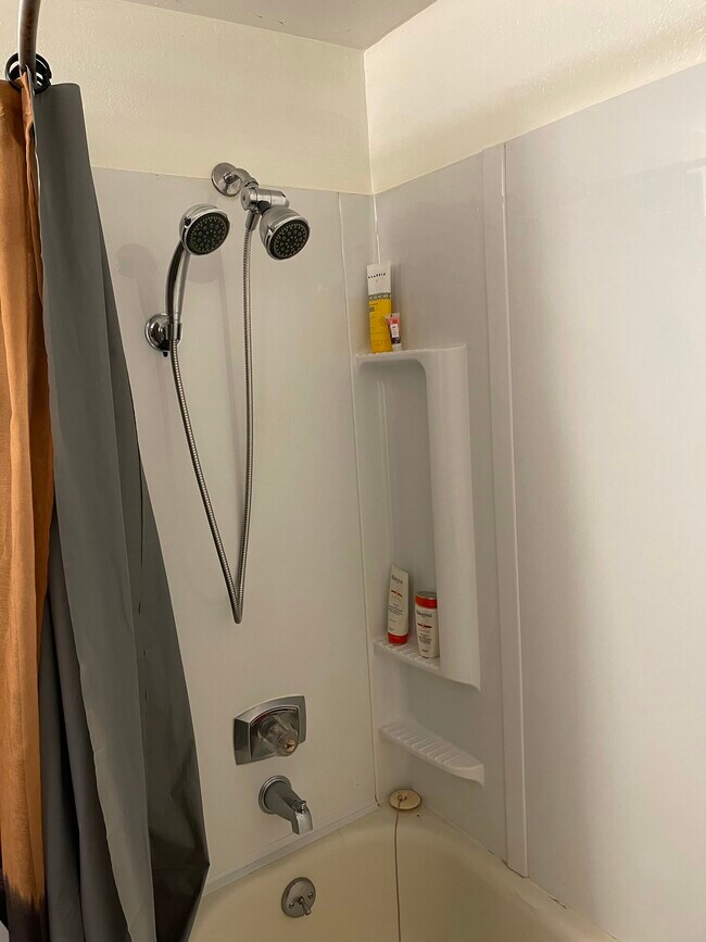 Foto del edificio - 2111 17th Ave S