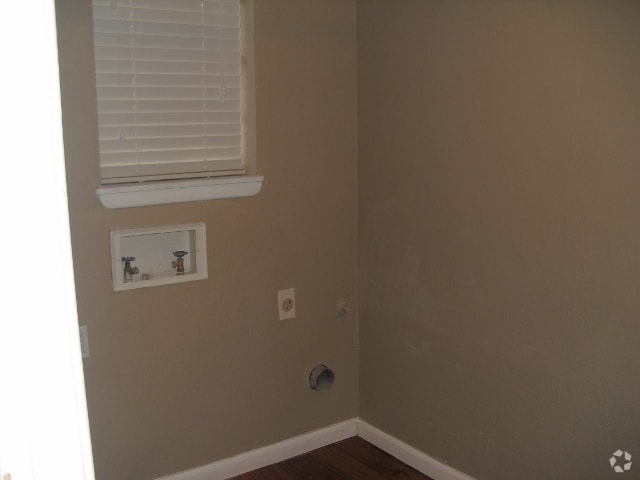 Building Photo - 4310 Idalou Dr