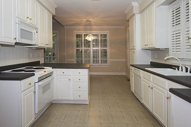 Foto del edificio - Coming Soon! Inviting 3 Bed / 2.5 Bath Home Featuring Main Level Suite