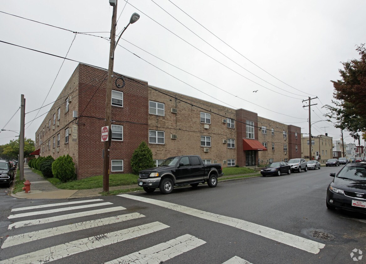 Foto principal - Oregon Court Apartments