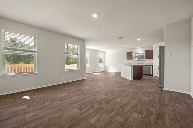 Foto del edificio - REDUCED DEPOSIT!!!   Brand New Home in Val...