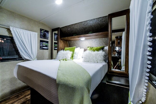 Foto del edificio - LONG TERM RENTAL! Camper 5 minutes from Nolin Lake.