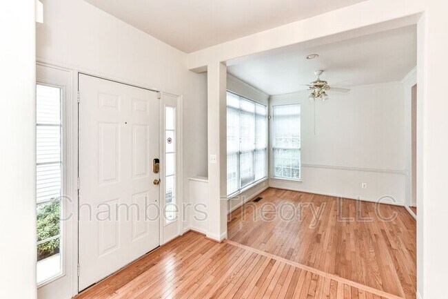 Foto del edificio - 9804 Bolton Village Ct