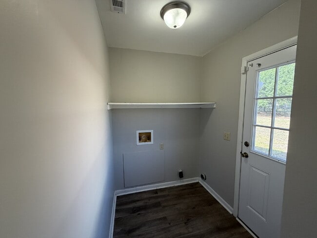 Foto del edificio - House for Rent