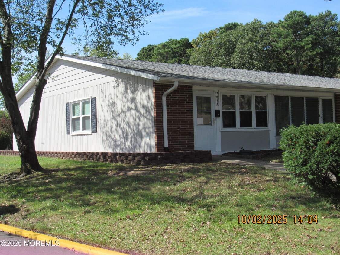 Foto principal - 709A Plymouth Dr