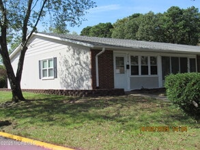 Building Photo - 709A Plymouth Dr