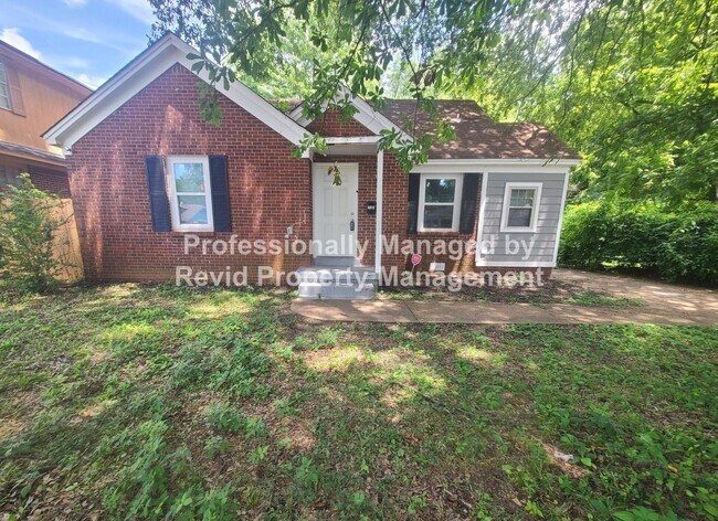 Building Photo - SECTION 8 ACCEPTED
