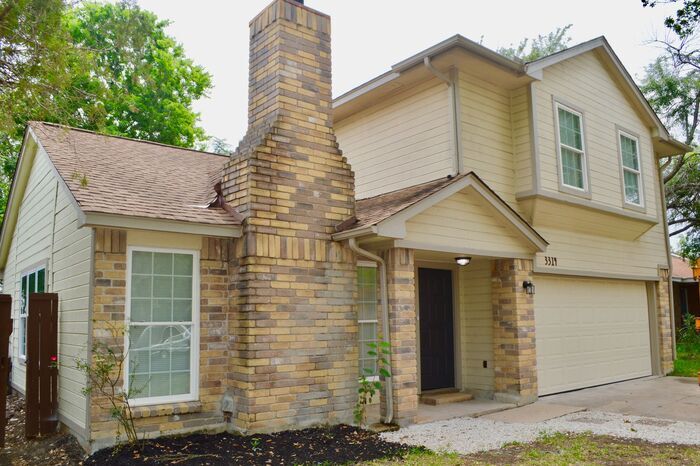 Foto principal - Freshly remodeled 3 bed 2 bath home!