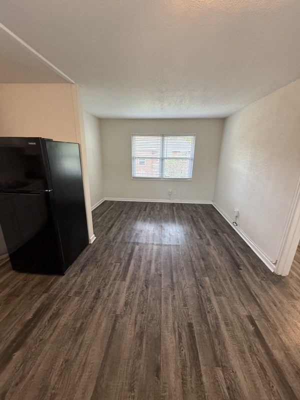 Building Photo - 1223 Redgate Ave