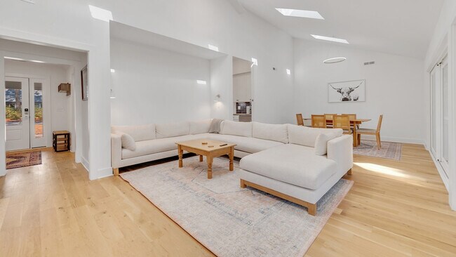 Foto del edificio - 176 Old Cedar Loop