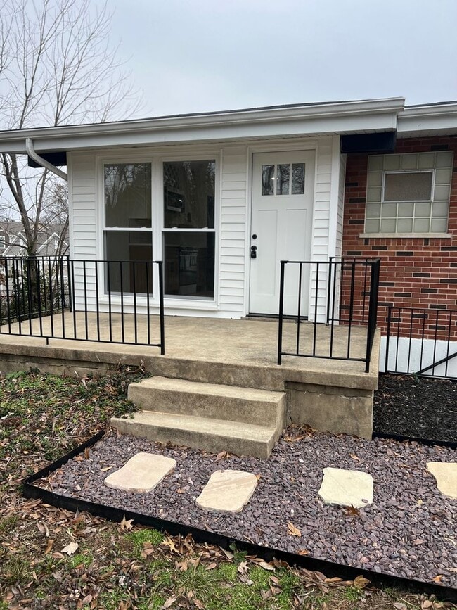 Building Photo - 1120 GILBERT AVENUE (REAR) | ROCK HILL 63119