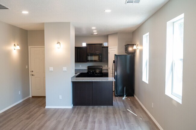 Foto del edificio - Brand New 4bd/2ba Available for Move In