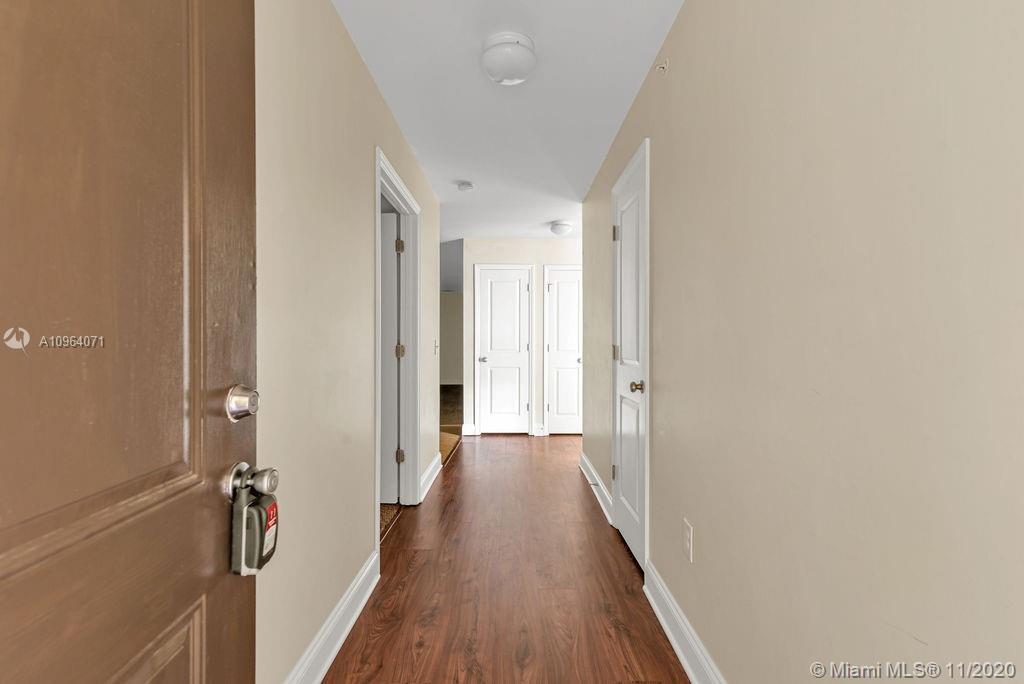 Primary Photo - 280 Liberty Dr