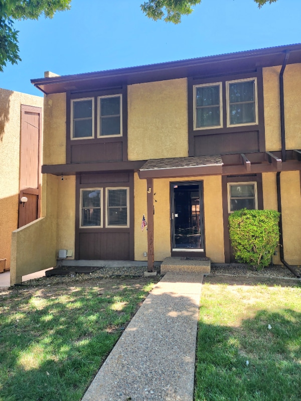 45 Glen Royal Dr Unit J, Pueblo, CO 81005 Condo for Rent in Pueblo