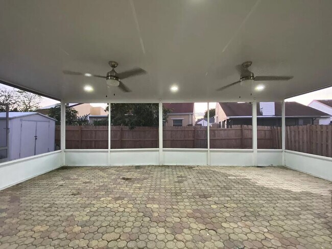 Foto del edificio - 23205 Old Inlet Bridge Dr