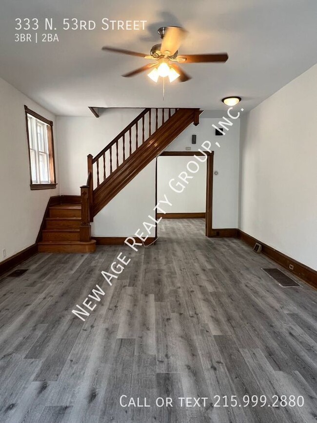 Building Photo - Spacious 3 bedroom, 1.5 bathroom house loc...