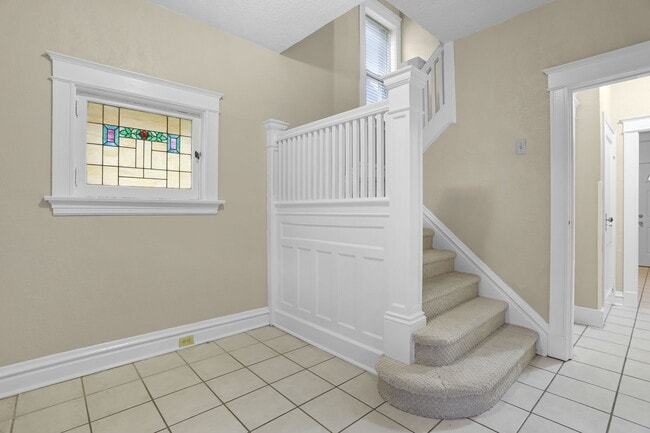 Building Photo - Pershing