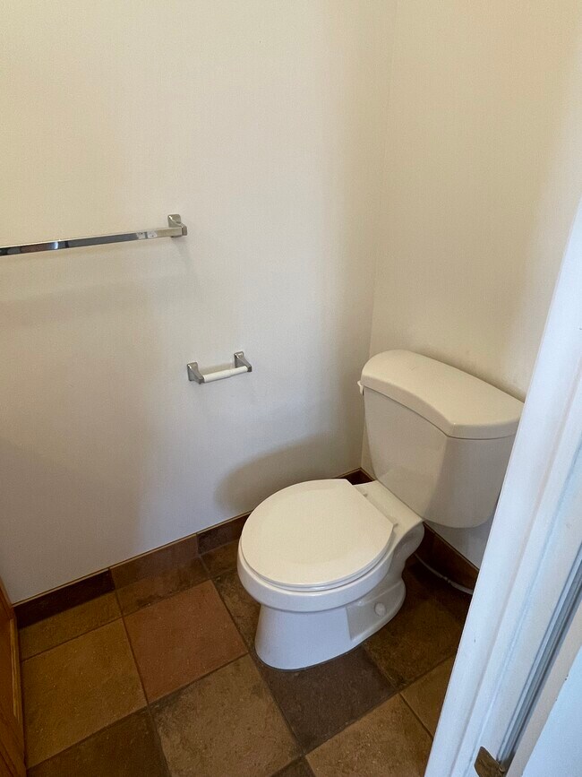 1/2 Bath on Main Level - 360 W 300 S
