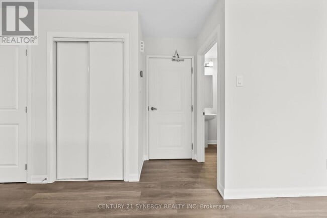 Photo du bâtiment - 1302 Creekway Private