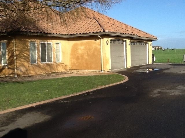 Foto del edificio - 29701 Carter Rd