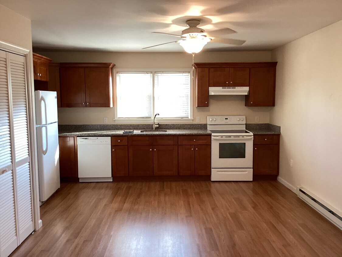 614 McAlpine St Unit E, Avoca, PA 18641 Apartments in Avoca, PA